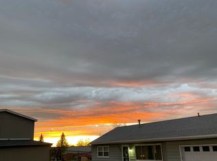 906 W Rochester Ave, Saratoga, WY 82331