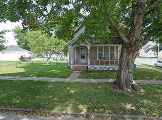 1212 S 12th St, Burlington, IA 52601