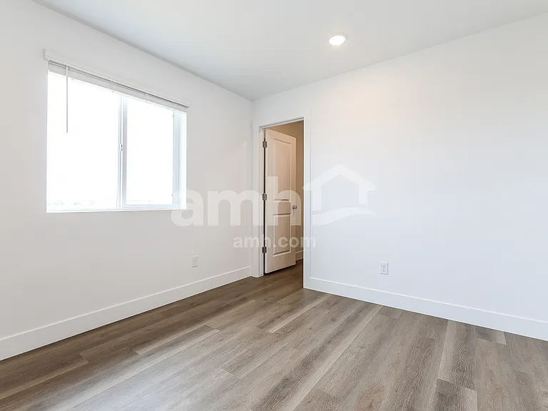 10159 Peoria Pkwy — Photo 13