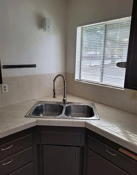 1627 Pine St #B — Photo 3