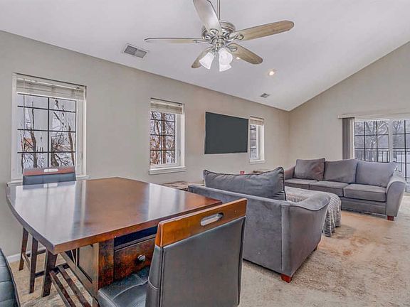 5th image of 2515 Longwood Dr