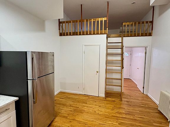 3rd image of 521 E 12th St