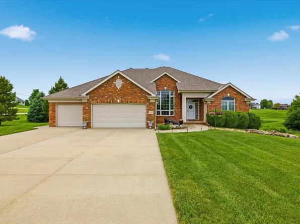 17660 Newberry Cir, Council Bluffs, IA 51503