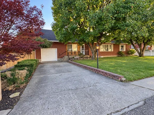 154 Logan Ave, Leechburg, PA 15656