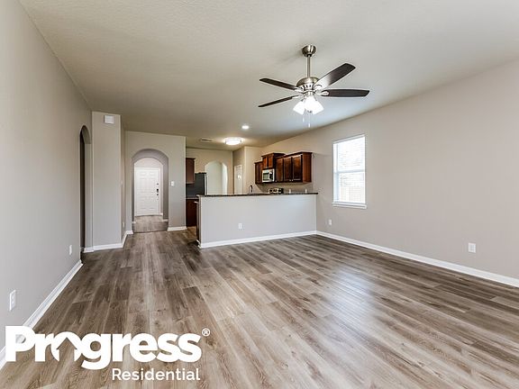 4th image of 38230 S Lost Creek Blvd