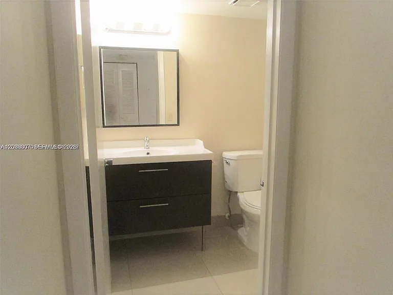 9491 Palm Cir S #205 — Photo 11