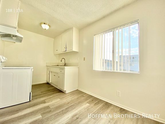 4th image of 15525 Nordhoff St #39A