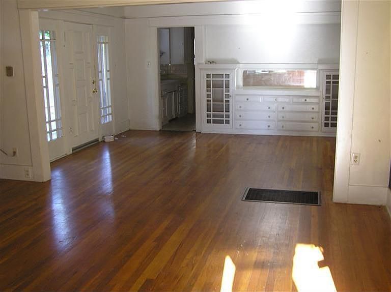 2nd image of 1377 N Wilson Ave