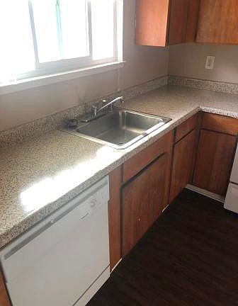 2nd image of 314 6th St APT 2