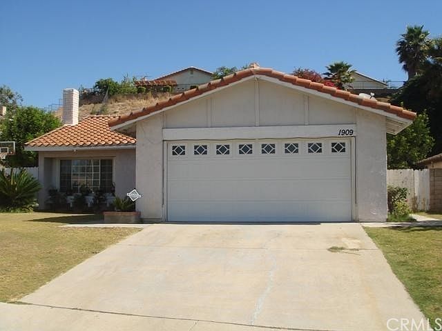 1st image of 1909 Valerie Ct