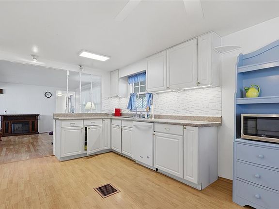 5th image of 5246 AMANDA STREET