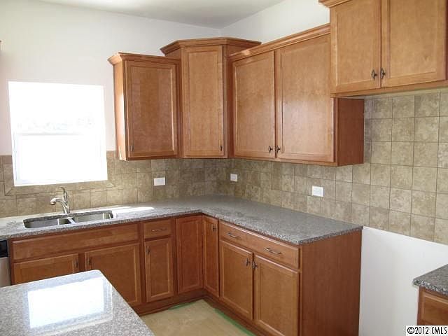 2nd image of 3533 Larkhaven Ave
