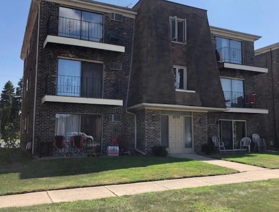2nd image of 4039 W 119th St #1W