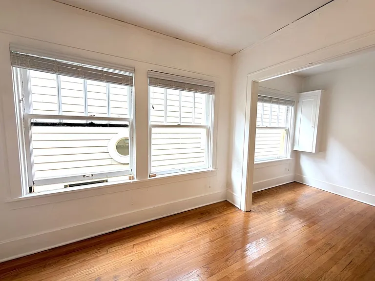2134 NW Flanders St — Photo 4