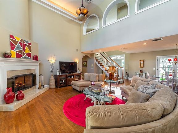 4th image of 1161 Mayfield Ave
