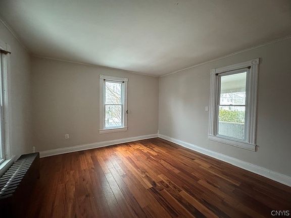 4th image of 13 Harrington Ave
