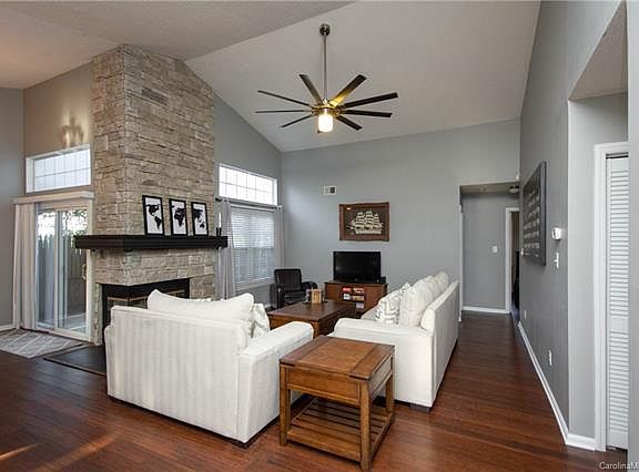 4th image of 7112 Oakspring Ct