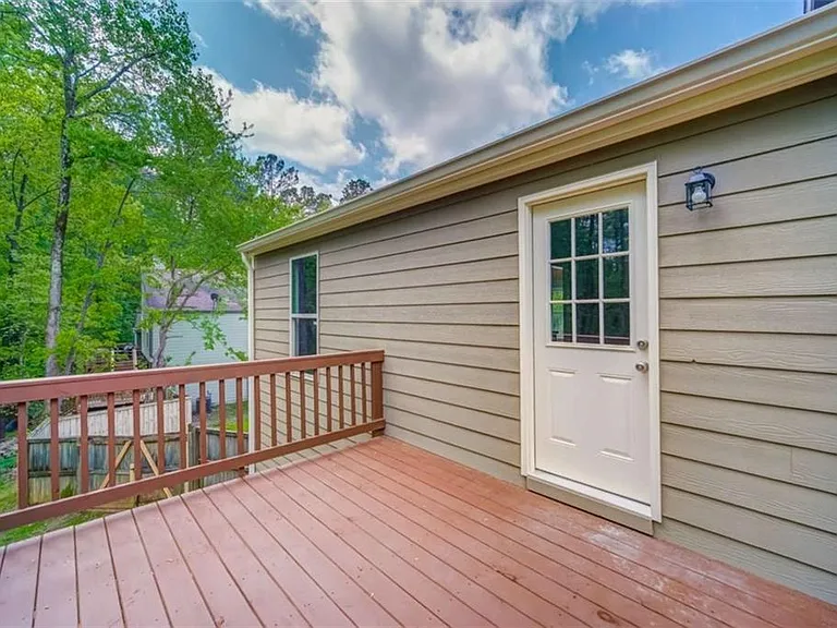 2218 Woodfern Dr — Photo 16