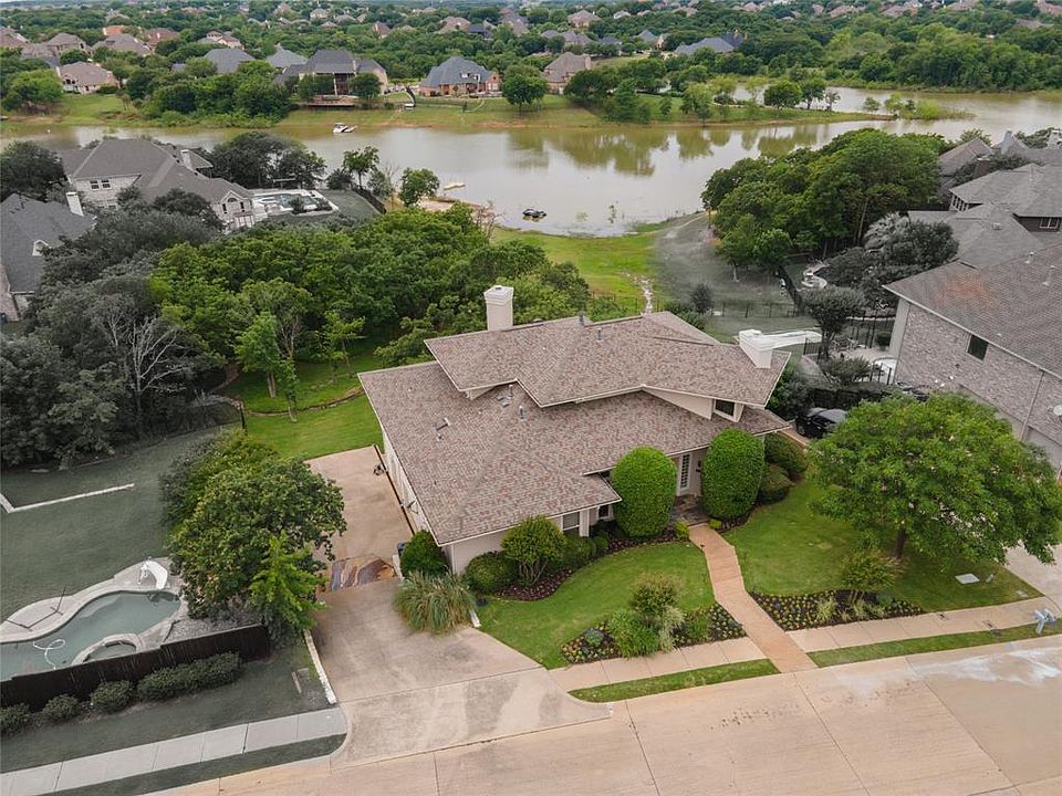 1st image of 2985 Lakeside Dr