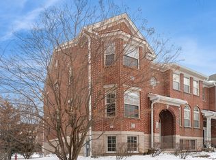 469 Prestwick Ln, Wheeling, IL 60090