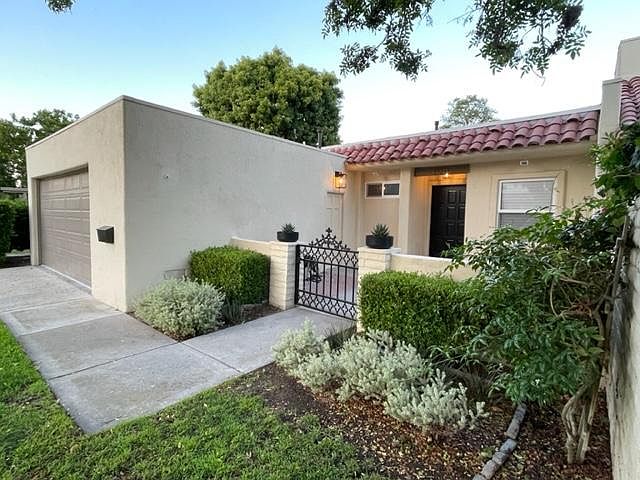 1st image of 2324 Vista Huerta