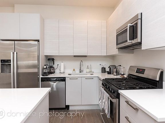 5th image of 858 N Franklin St APT 201B