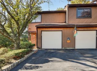 7 Arrowsmith Ct, Matawan, NJ 07747