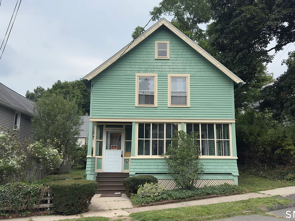10 Henry St