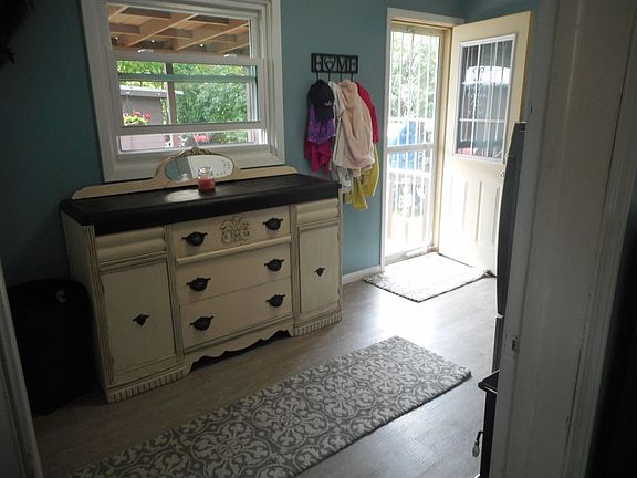 3rd image of 319 6th St W