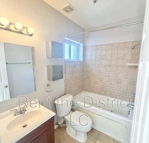 775 Kenyon St NW — Photo 17