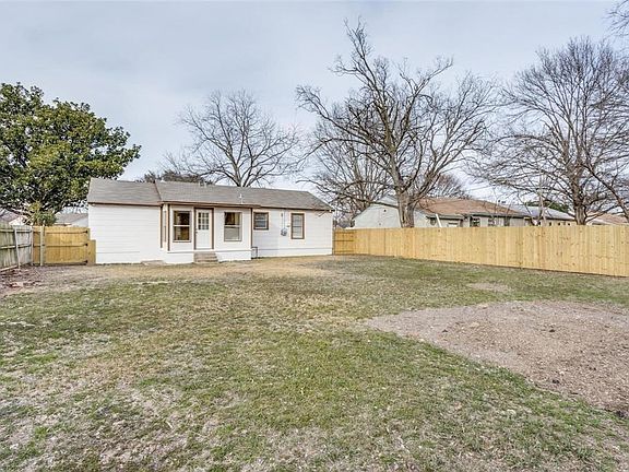4th image of 2108 Norwood Dr
