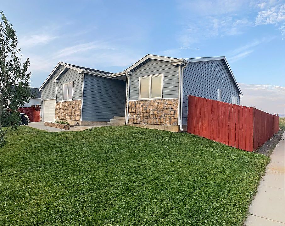1st image of 2837 S 18th St