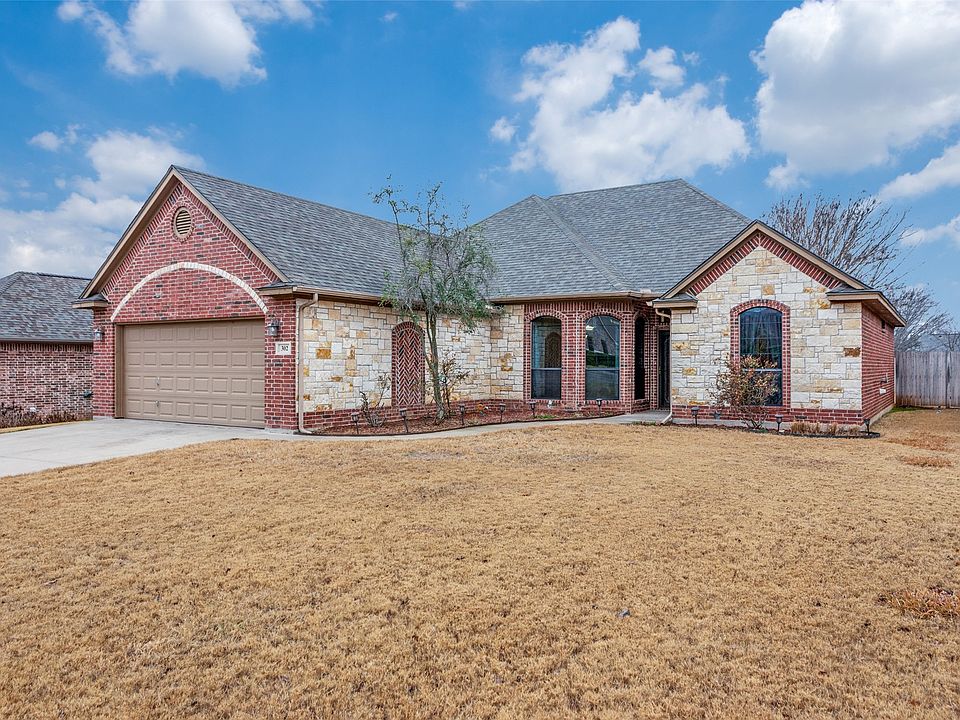 1st image of 302 Jade Ln