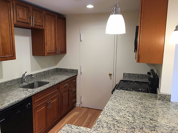 3rd image of 21 Westwood Ter #67