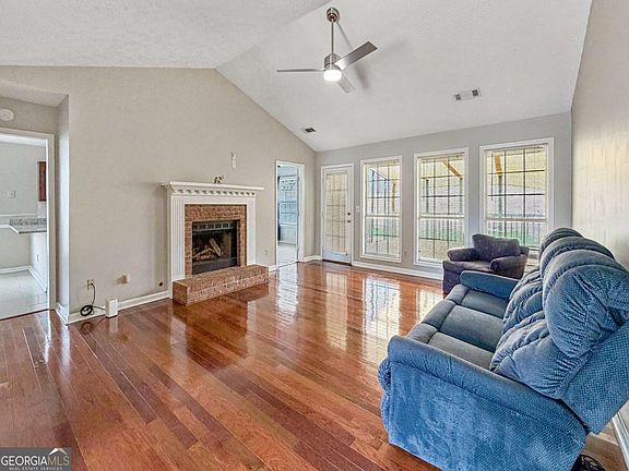 3rd image of 1435 Wheatfield Dr
