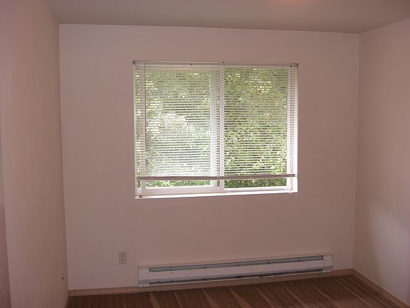 5th image of 10215 Lundeen Pkwy APT D6