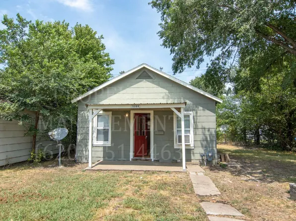 1004 W 2nd St, Coffeyville, KS 67337