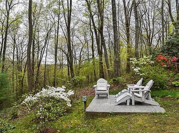 4th image of 404 Haywood Knolls Dr