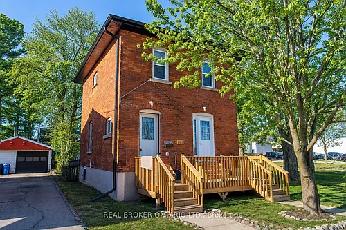 231 Front St S #UPPER Photo 1 231 Front St S #UPPER Photo 1