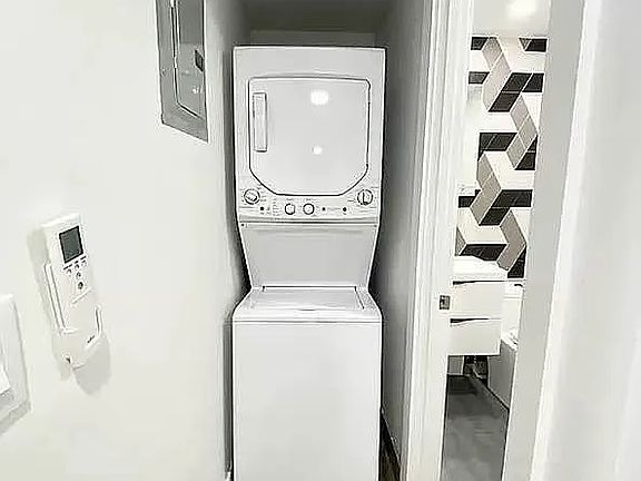 3rd image of 52 Hamilton Pl #1B
