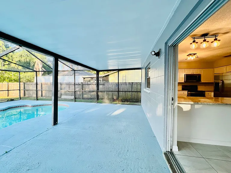 1610 Palm Leaf Dr — Photo 12