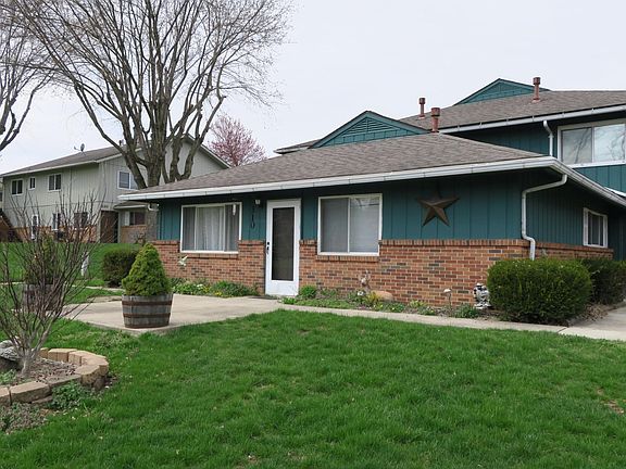 3rd image of 310 River Oaks Dr