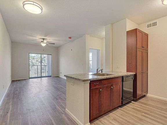 4th image of 1230 Pierce St APT 204