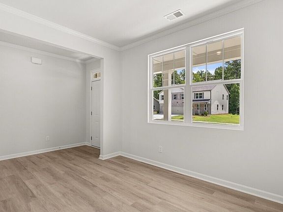 3rd image of 6069 Airedale Dr