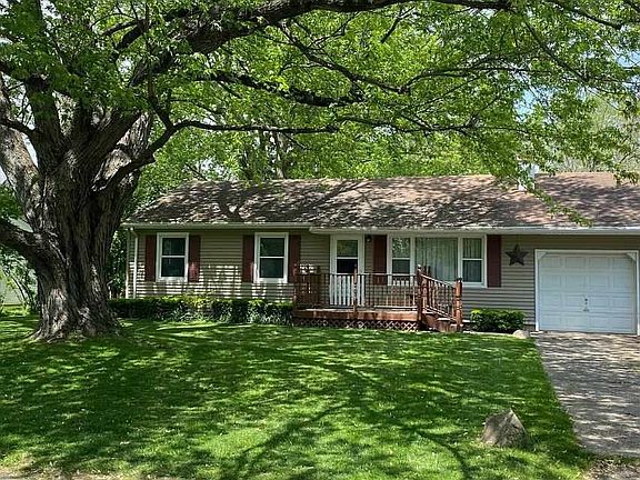 2nd image of 1030 Crescent Dr