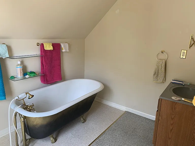 342 Elm St — Photo 15