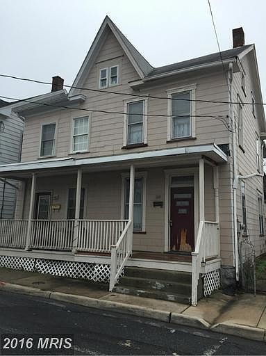 1st image of 228 N Mulberry St