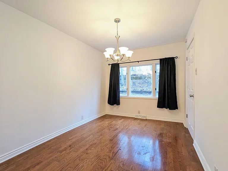 28 Glen Ave — Photo 7