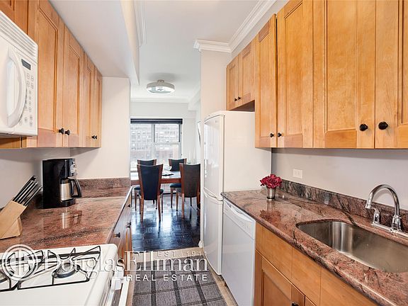 4th image of 360 E 72nd St APT B1005