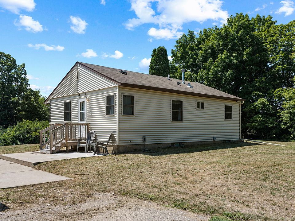 1st image of 2650 Hoffman Dr NW